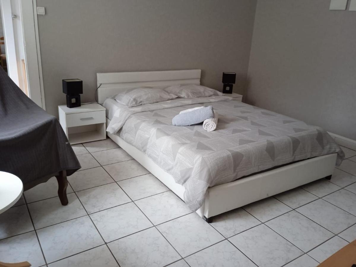 Meubles B-d Apartment *
